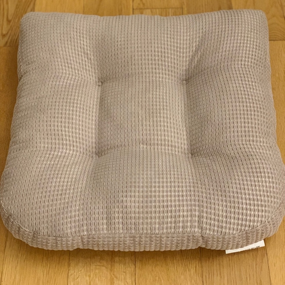 Memory foam seat cushion
